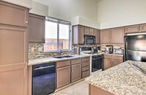 Greenacres House | Family-Friendly Getaway: Community Amenities!