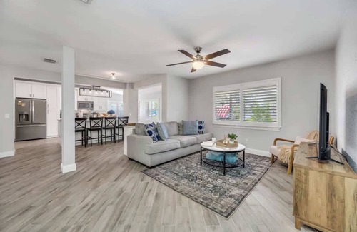 Largo House | Family-Friendly Getaway: Near Beaches & Parks!