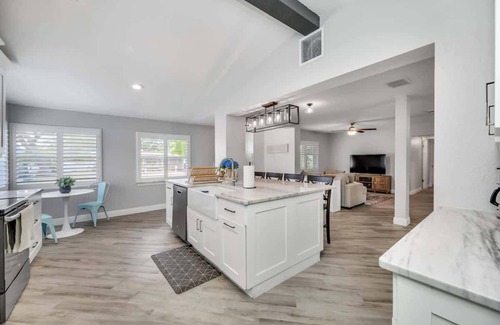 Largo House | Family-Friendly Getaway: Near Beaches & Parks!