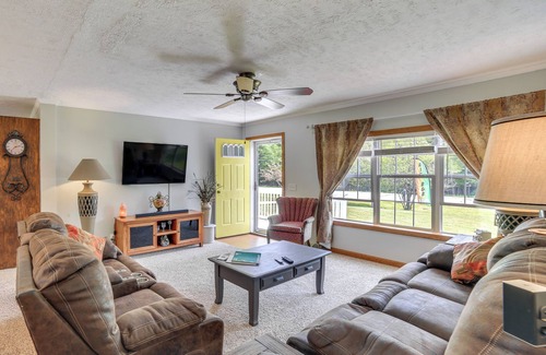 Gladstone House | Family-Friendly Gladstone Home Near Lake Michigan!