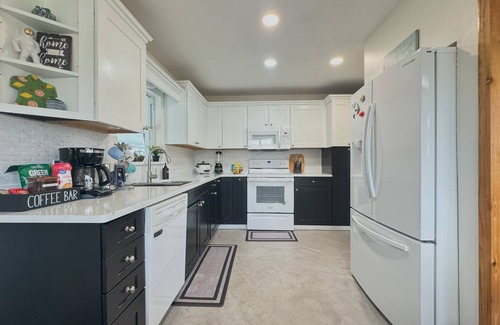 Hampton Homes House | Family friendly home, private pool, games, 5 beds, near Cocoa Beach!