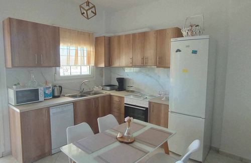 Neo Kalamaki House | Family friendly holiday home