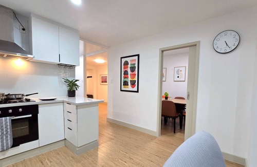 Upper Riccarton House | Family-Friendly House in Riccarton- Clean and Convenient