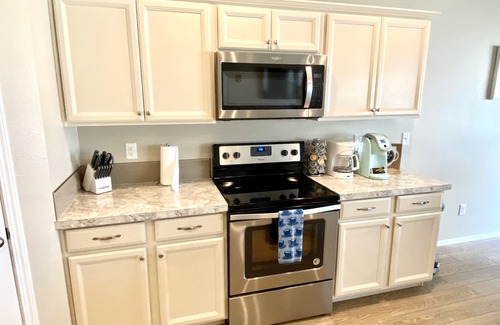 Star House | Family Friendly Home! Come Kick Back and Relax.