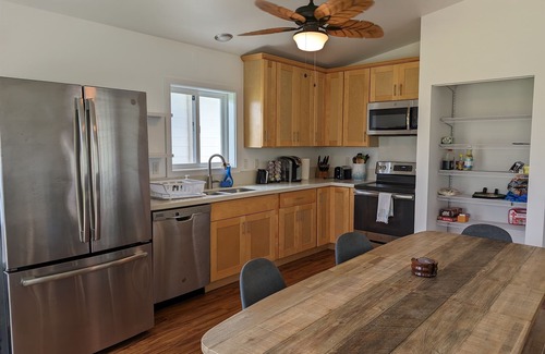 Hauula House | Family friendly home in Hauula; steps from beach