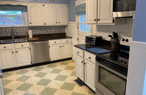 Roselawn Finance House | Family friendly home, centrally located