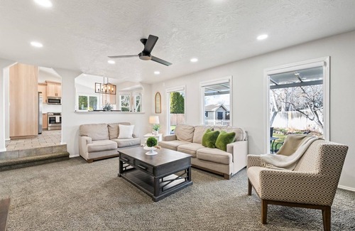 Meridian House | Family-Friendly Home w/BBQ Shaded Patio & King Bed