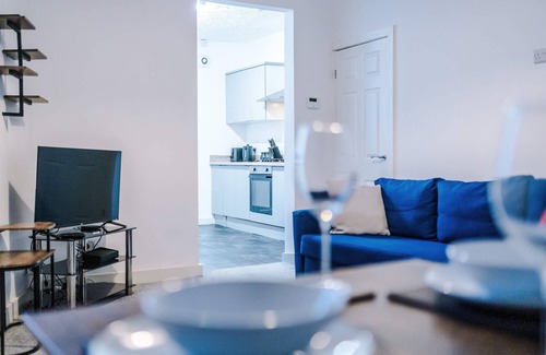 Belle Vue House | Family-Friendly House with Free Parking