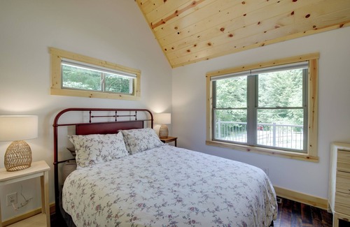 Koleen Cabin | Family-Friendly Indiana Cabin w/Hot Tub & Decks