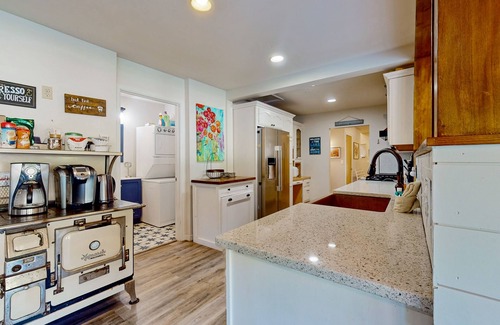 Sedro-Woolley House | Family-friendly lakefront escape with outdoor patio dining and private dock