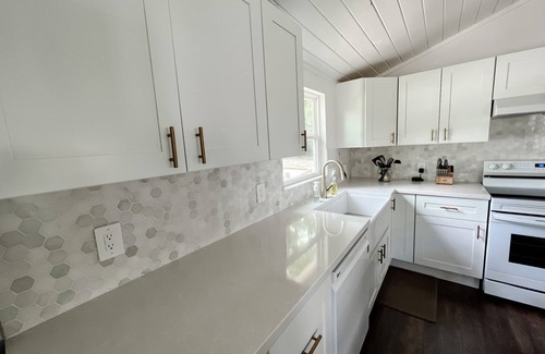 Coldspring House | Family friendly lake front getaway on Lake Livingston! Fishing! We love pets!