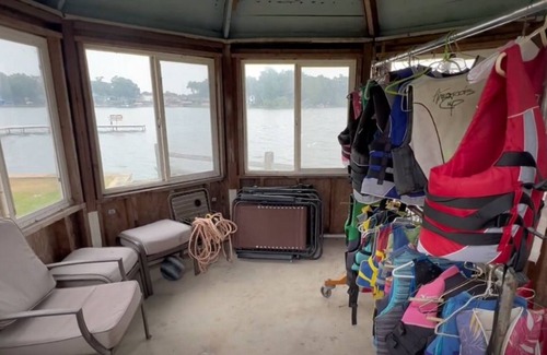 Koontz Lake House | Family Friendly Lake Fun at Koontz Lake, Sleeps 18, 90 Min. From Chicago