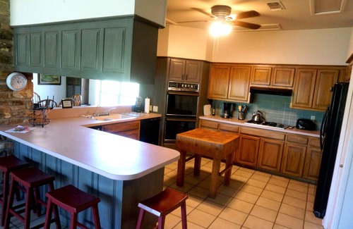 San Saba House | Family-friendly large home also great for girls' weekends and guy's getaways