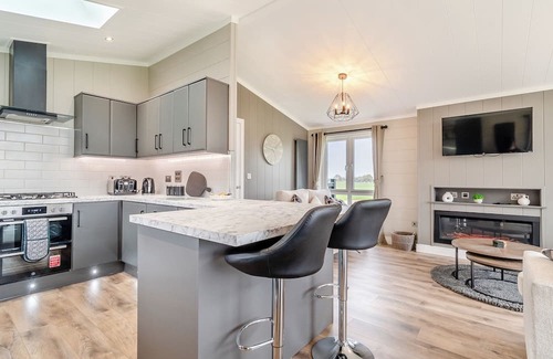Aubourn Ski Chalet | Family friendly lodge.