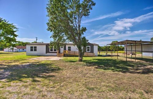 Madill House | Family-Friendly Madill Home Peaceful Setting