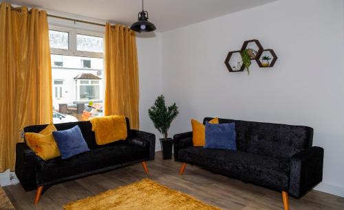 Abercwmboi House | Family friendly, Modern House just 1m from Bike Park Wales