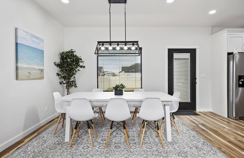 Twin Falls House | Family Friendly Modern Home | St. Lukes | Garage