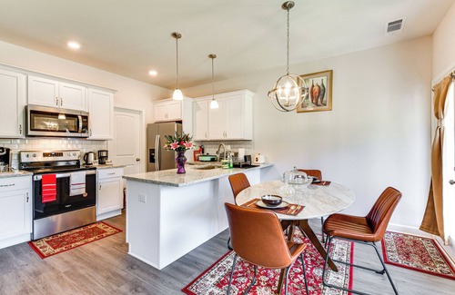 Lula House | Family Friendly: Modern Townhome in Lula!