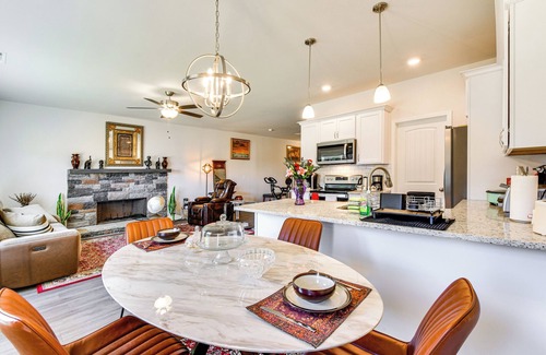 Lula House | Family Friendly: Modern Townhome in Lula!