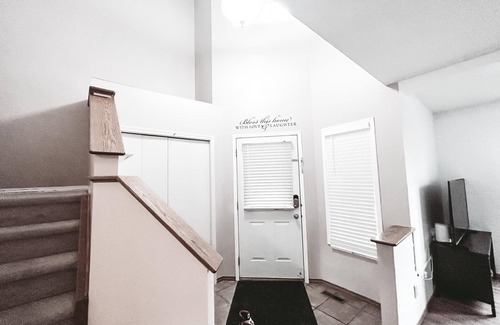 Southeast Calgary House | Family Friendly Mt Aberdeen House