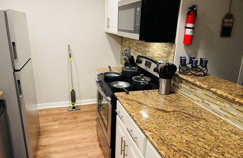 Brookhollow Condo | Family Friendly | Near Galleria & Downtown | Pool