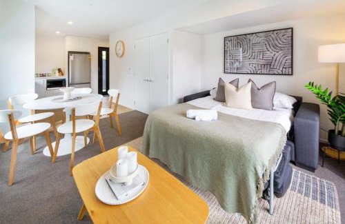 Sydenham Apartment | Family Friendly Near Waltham Pool
