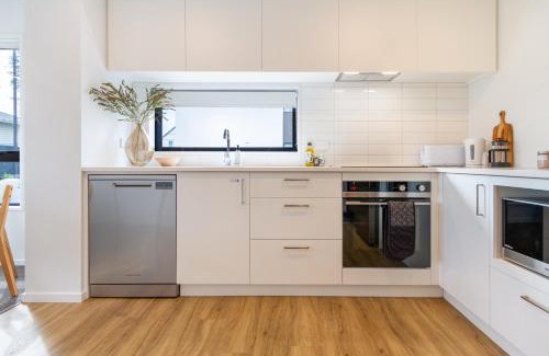 Sydenham Apartment | Family Friendly Near Waltham Pool