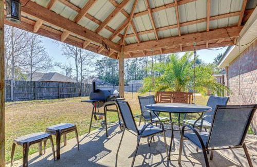 Ocean Springs House | Family-Friendly Ocean Springs Home Grill, Hot Tub