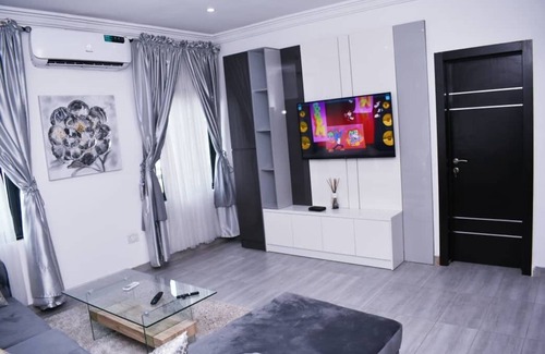 Ikoyi Apartment | Family-friendly, open space with natural light and a beautiful view.