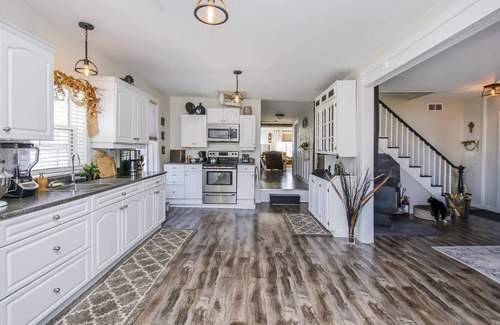 Port Dufferin Cottage | Family friendly, picturesque oceanfront cottage 1800 sq ft sleeps 9.