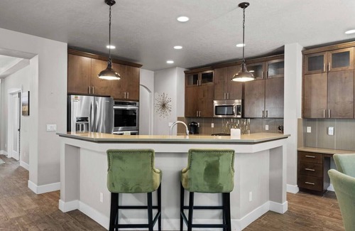 Meridian House | Family Friendly - Pet Friendly