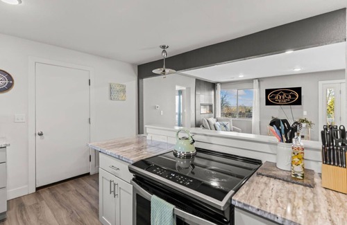 Bel Aire House | Family Friendly - Pool - Hot Tub - Pets