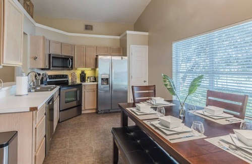 Windwood Bay House | Family-Friendly Retreat ~8 miles to Disney World
