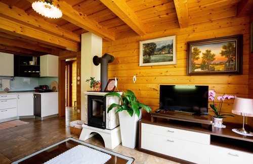 Lasko Apartment | Family-Friendly Retreat In Untouched Nature,10 Minutes from Three Water Parks.
