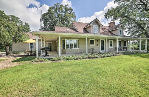 Bronson House | Family-Friendly Retreat on Long Noble Lake!