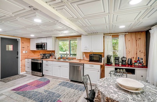Richmond Cottage | Family-Friendly Richmond Cottage w/Private Yard