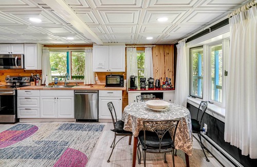Richmond Cottage | Family-Friendly Richmond Cottage w/Private Yard