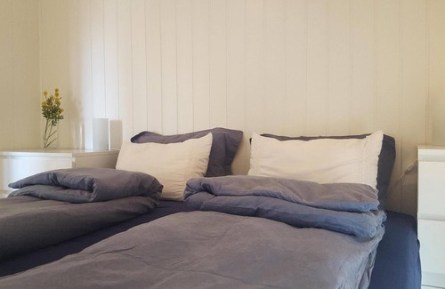 Oygarden House | Family friendly. Right at the water's edge. Boat rental. 4 bedrooms, 2 bathrooms
