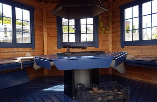 Oygarden House | Family friendly. Right at the water's edge. Boat rental. 4 bedrooms, 2 bathrooms
