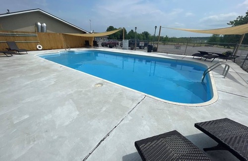 Warsaw House | Family-Friendly Room w/Pool, Fishing Pond, & Boat Rentals for Outdoor Fun