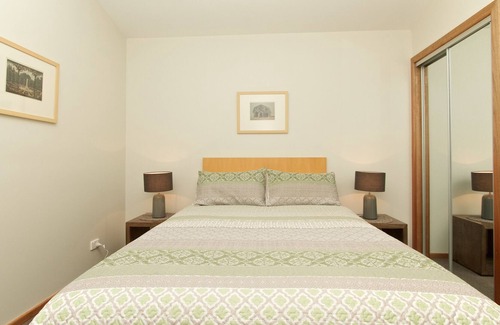 Shortland House | Family Friendly Townhouse 5 with large yard