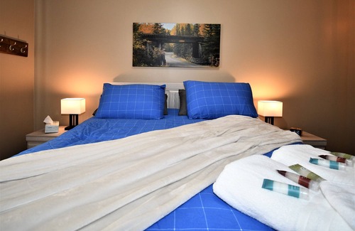 Hinton House | Family friendly townhouse close to Jasper National Park!