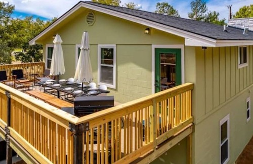 Granite Shoals House | Family Friendly Lakeside Retreat