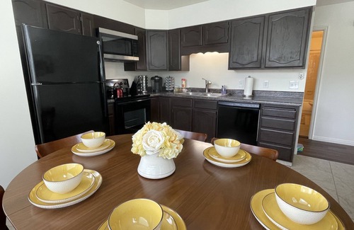 Canyon Rim House | Family Friendly | Skiers Welcome | Sleeps 11 | Washer/Dryer | Smart TVs | Garage