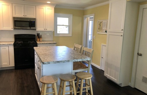 Dresden House | Family friendly waterfront retreat