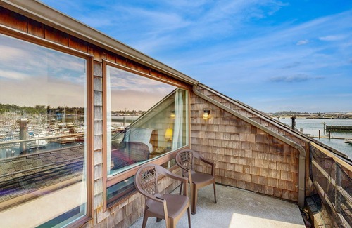 Historic Bayfront House | Family-Friendly Waterfront Studio w/High-Speed WiFi, Marina View, & Kitchenette