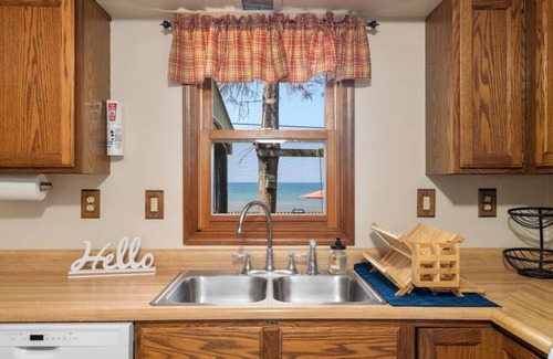 Millersburg House | Family Friendly Waterfront Wonderland
