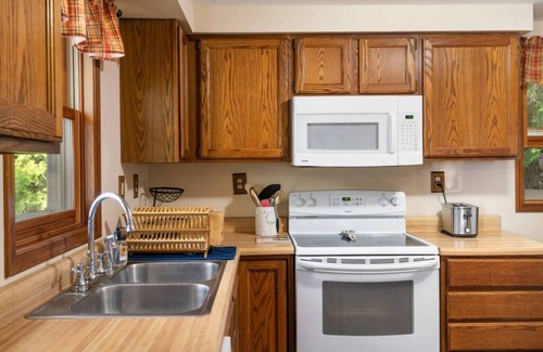 Millersburg House | Family Friendly Waterfront Wonderland