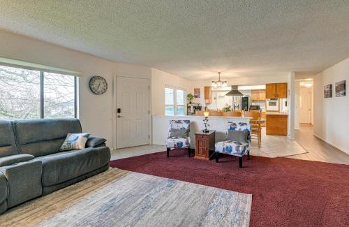 Roseburg House | Family-Friendly Winston Vacation Rental with Deck!