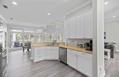 Ponchatoula House | Family-Friendly with Game Room & Screened-In Pool
